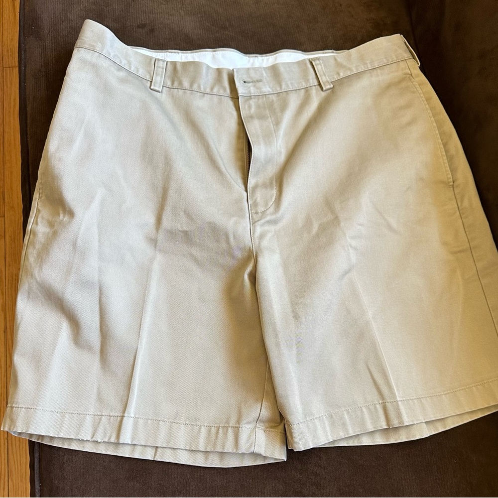 L.L.Bean Natural Fit Kaki Brown Shorts 100 % Cotton Sz 38 Pockets Thick Material
